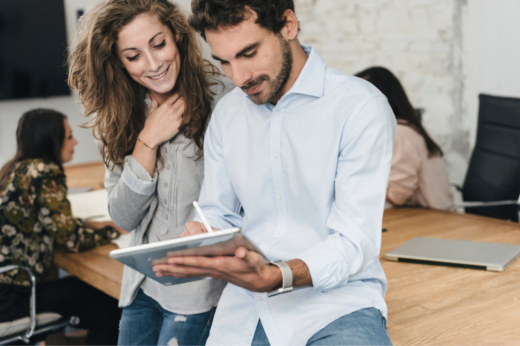 Kobiety, Sekretarki i Asystentki, będące pierwszą linią kontaktu z Klientem reprezentują interesy pracodawcy.